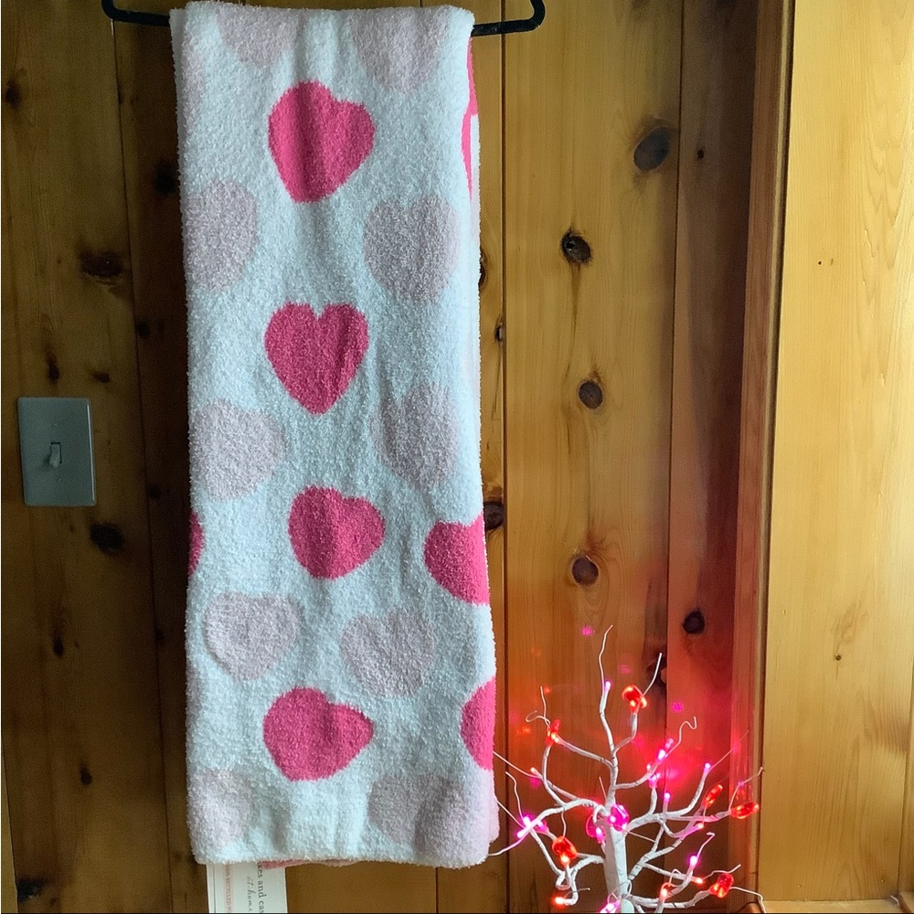 CUPCAKES & CASHMERE Feather Knit Candy Hearts Throw